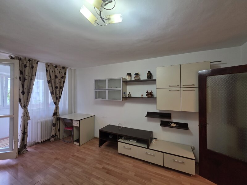 Basarabia, 10 minute metrou Costin Georgian, vav spital Ilfov, bloc 1980,