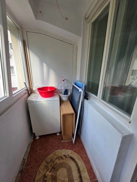 Basarabia, 10 minute metrou Costin Georgian, vav spital Ilfov, bloc 1980,